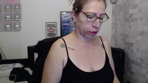 CHAYLA VICTORIA RUIZ  online show from September 2025 11:56:02 AM