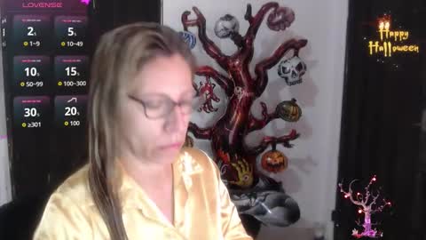 CHAYLA VICTORIA RUIZ  online show from November 2025 11:01:02 AM