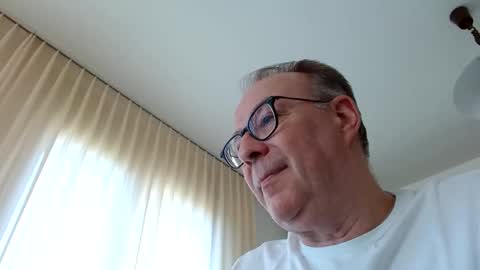 Snapshot of cheer2u2 chatting on April 2026 01:44:02 PM cheer2u2 online show from April 2026 01:44:02 PM