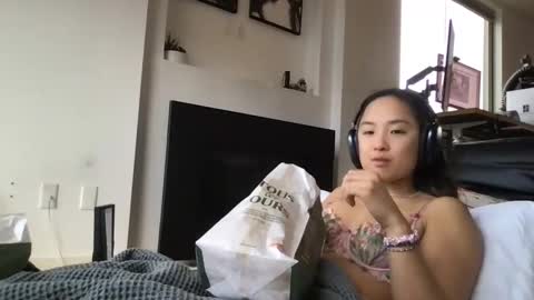 chellybear101 online show from December 2024 06:28:02 PM