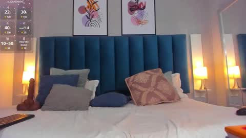 Snapshot of cheneelllorens chatting on December 2024 08:15:01 PM online show from December 2024 08:15:01 PM