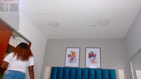 Snapshot of cheneelllorens chatting on January 2025 02:11:01 AM online show from January 2025 02:11:01 AM