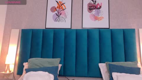 Snapshot of cheneelllorens chatting on September 2025 08:20:02 PM online show from September 2025 08:20:02 PM