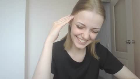 Snapshot of cherikrasner chatting on June 2026 09:55:02 AM Mia online show from June 2026 09:55:02 AM