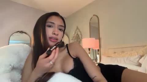 Snapshot of cherliecarmen chatting on April 2026 09:06:02 PM cherliecarmen online show from April 2026 09:06:02 PM