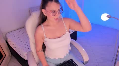 Snapshot of cherry_blond_ chatting on February 2026 08:27:02 PM Cherry online show from February 2026 08:27:02 PM