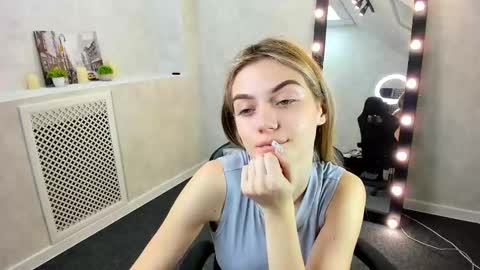 cherry_pr1ce online show from December 2024 01:14:01 AM