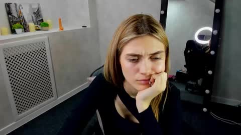 cherry_pr1ce online show from December 2024 10:27:01 AM