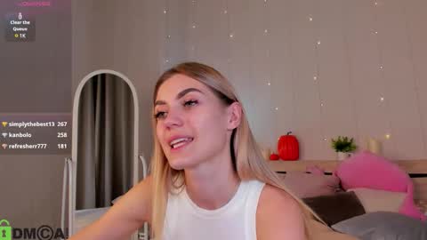 cherry_pr1ce online show from October 2025 11:58:02 AM