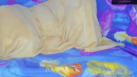 Mia online show from November 2025 07:19:01 AM