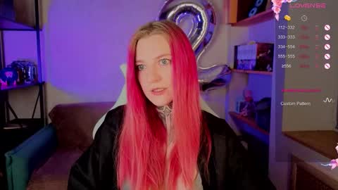 Roxy online show from October 2025 09:13:01 PM