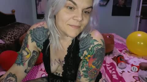 Snapshot of cherryb0mbb0mb chatting on December 2024 10:34:02 AM CherryBombBomb online show from December 2024 10:34:02 AM