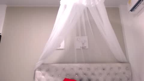 Anna online show from January 2025 10:18:01 PM