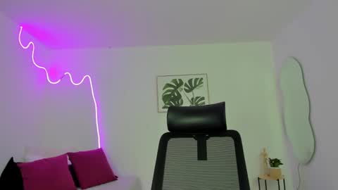 Snapshot of cherrydollxx chatting on September 2025 11:58:01 AM C H E R R Y online show from September 2025 11:58:01 AM