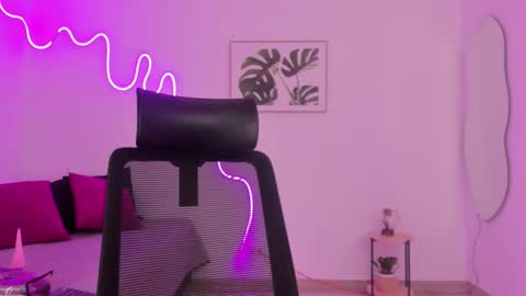 Snapshot of cherrydollxx chatting on October 2025 12:03:01 PM C H E R R Y online show from October 2025 12:03:01 PM