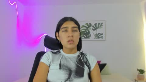 Snapshot of cherrydollxx chatting on October 2025 11:43:02 AM C H E R R Y online show from October 2025 11:43:02 AM