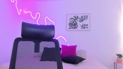 Snapshot of cherrydollxx chatting on October 2025 12:26:02 PM C H E R R Y online show from October 2025 12:26:02 PM