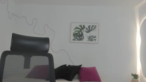 Snapshot of cherrydollxx chatting on October 2025 12:02:02 PM C H E R R Y online show from October 2025 12:02:02 PM