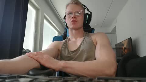 chestbrahhhhhh online show from May 2026 12:44:02 PM