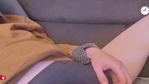 Grey online show from November 2025 08:02:02 PM