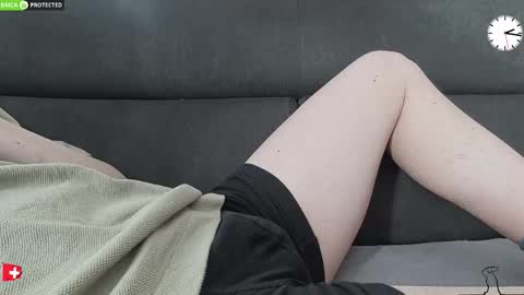 Snapshot of chezmonsieur_g chatting on March 2026 12:16:01 PM Grey online show from March 2026 12:16:01 PM