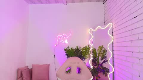 Chiara  online show from February 2025 06:50:02 AM