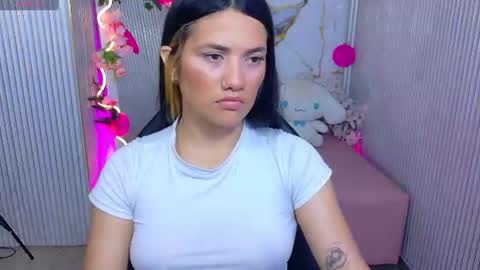 Snapshot of chiara_tay chatting on June 2026 07:04:01 PM Chiara online show from June 2026 07:04:01 PM