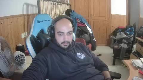 chicomallorca96 online show from December 2024 04:57:01 PM