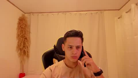 chicos_sexy online show from January 2026 12:43:01 PM