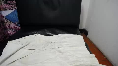 Snapshot of chiky_nastyy chatting on September 2025 05:01:02 PM Chikys online show from September 2025 05:01:02 PM