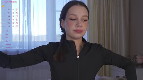 Snapshot of chillgirlll chatting on September 2025 05:18:02 AM Nicole online show from September 2025 05:18:02 AM