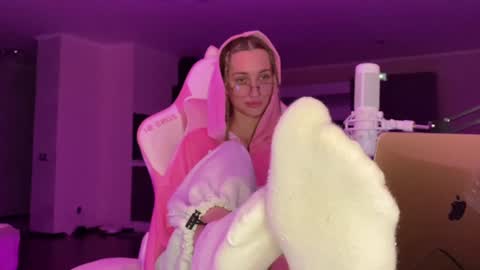 Goddess Vika - owner of all ur money online show from December 2024 03:15:01 PM