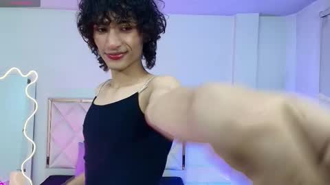 chipi_tay online show from October 2025 07:22:02 PM