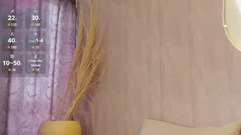 C H L O E  online show from January 2026 01:16:02 PM