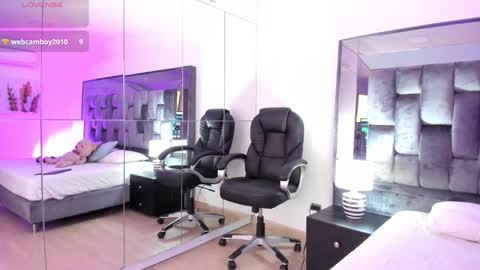 Chloe online show from February 2025 08:04:01 PM