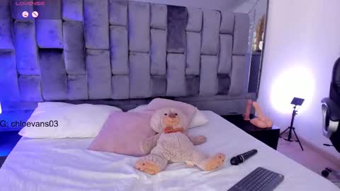 Chloe online show from February 2025 12:57:02 PM