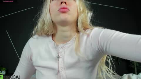 Chloe online show from May 2026 03:00:01 AM