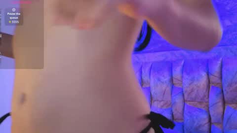 chloe_bluee_ online show from May 2026 11:15:01 AM