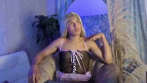Snapshot of chloe_bronze chatting on June 2026 08:12:02 PM Chloe online show from June 2026 08:12:02 PM