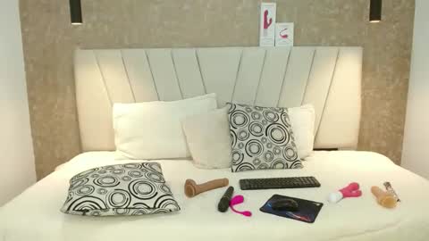 Abby 19 years online show from January 2025 03:52:01 AM