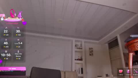 chloe_cooperr online show from April 2026 08:10:01 AM