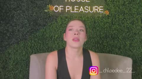 Chloe online show from September 2025 11:54:01 AM