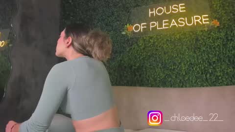 Chloe online show from October 2025 12:36:02 PM