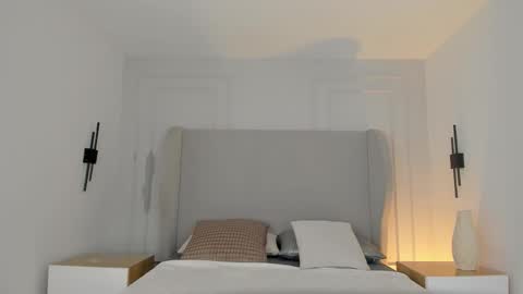 Chloe online show from November 2025 01:01:02 PM