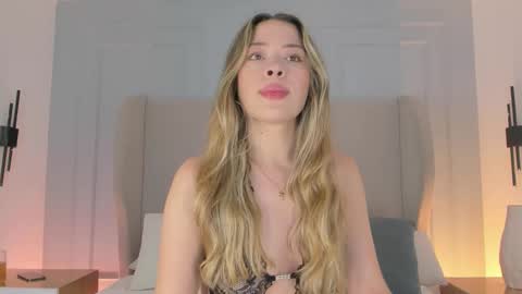 Chloe online show from March 2026 11:37:01 AM