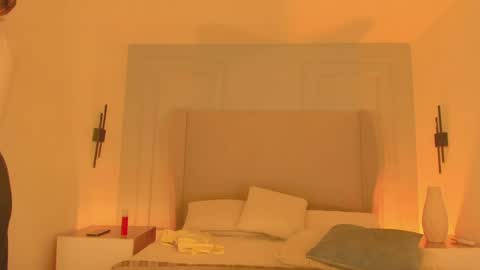 Chloe online show from April 2026 12:10:01 PM