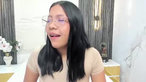 Snapshot of chloe_dreams4u chatting on July 2026 11:15:02 AM CHLOE online show from July 2026 11:15:02 AM