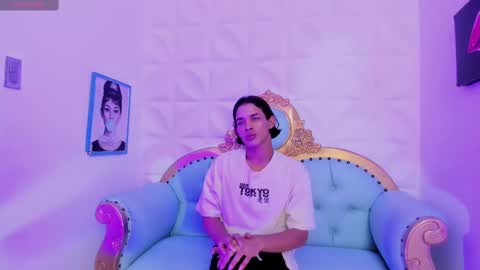 chloe online show from November 2025 09:57:02 PM