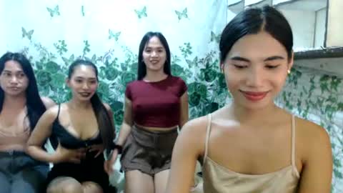 chloe and harlot online show from June 2026 02:52:01 PM