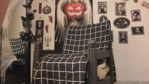 Snapshot of chloe_kisses chatting on October 2025 12:06:01 PM chloe_kisses online show from October 2025 12:06:01 PM